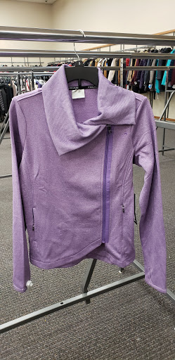 Shopping Mall «Glen Oaks Shopping Center», reviews and photos, 255th St, Glen Oaks, NY 11004, USA