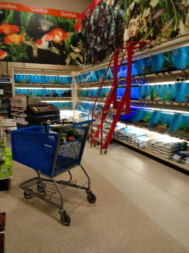 Pet Supply Store «PetSmart», reviews and photos, 5200 W Main St, Kalamazoo, MI 49009, USA