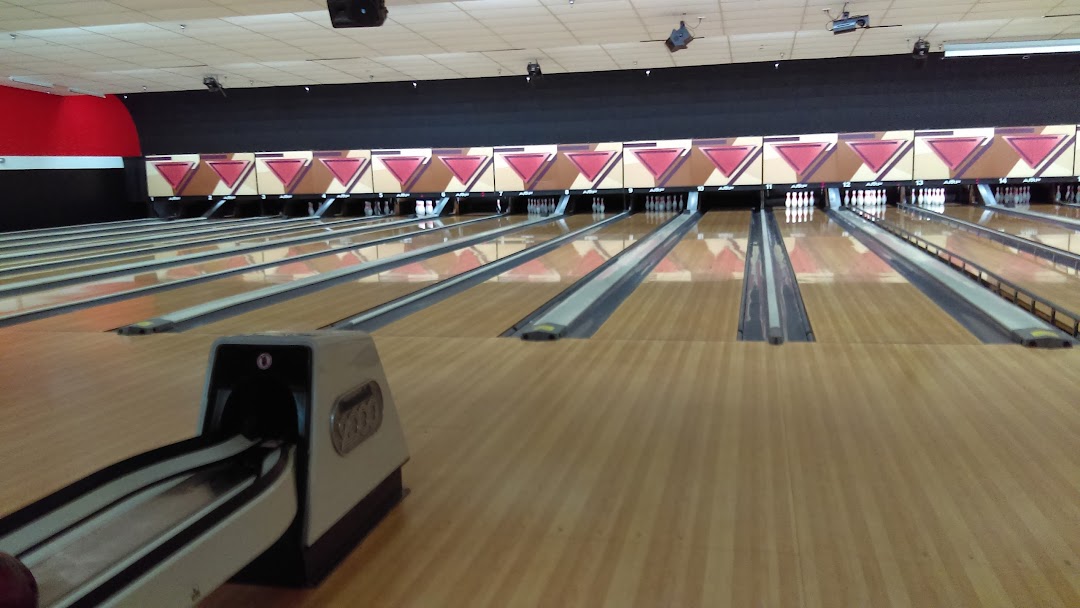 AMF Country Club Lanes