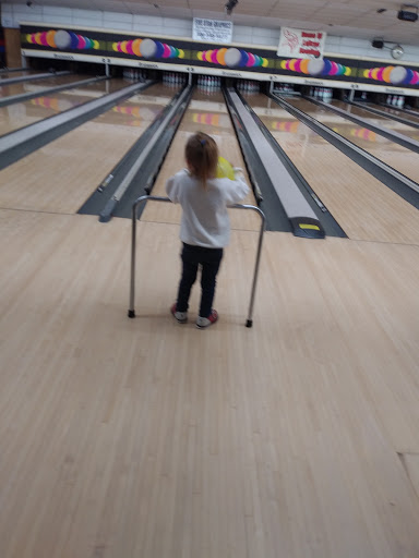 Bowling Alley «Freeway Lanes of Warren», reviews and photos, 2700 Parkman Rd NW, Warren, OH 44485, USA