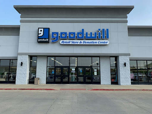 Goodwill Retail Store of Hannibal, 3503 Stardust Dr, Hannibal, MO 63401, Thrift Store