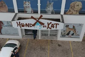 Clínica Veterinária Hond en Kat image