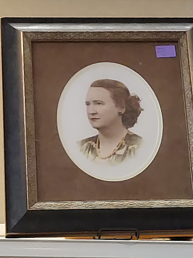 Thrift Store «House of Hope Resale», reviews and photos, 955 S Rand Rd, Lake Zurich, IL 60047, USA