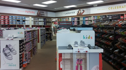 Shoe Store «Famous Footwear», reviews and photos, 5863 Spout Springs Rd, Flowery Branch, GA 30542, USA