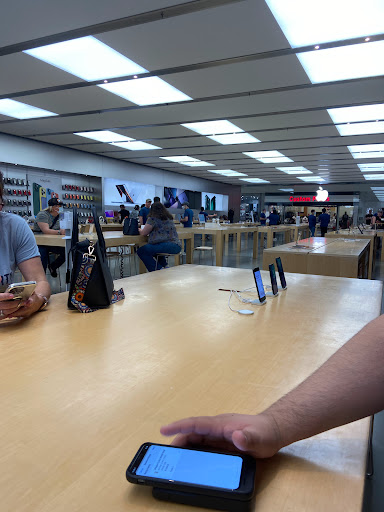 Computer Store «Apple Santa Rosa Plaza», reviews and photos, 1071 Santa Rosa Plaza, Santa Rosa, CA 95401, USA