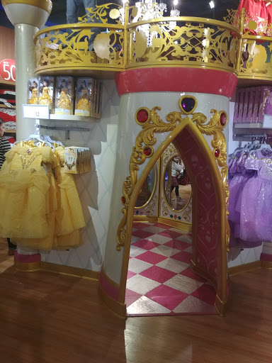 Toy Store «Disney Store», reviews and photos, 1961 Chain Bridge Rd, McLean, VA 22102, USA