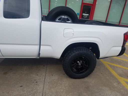 Tire Shop «Discount Tire Store - McKinney, TX», reviews and photos, 2751 S Central Expy, McKinney, TX 75070, USA