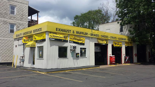 Auto Repair Shop «Meineke Car Care Center», reviews and photos, 1 Main St, Danbury, CT 06810, USA