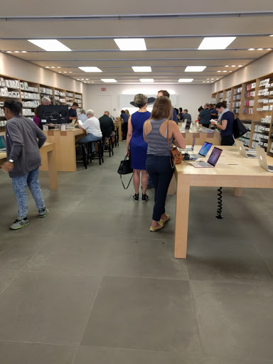 Computer Store «Apple Shadyside», reviews and photos, 5508 Walnut St, Pittsburgh, PA 15232, USA