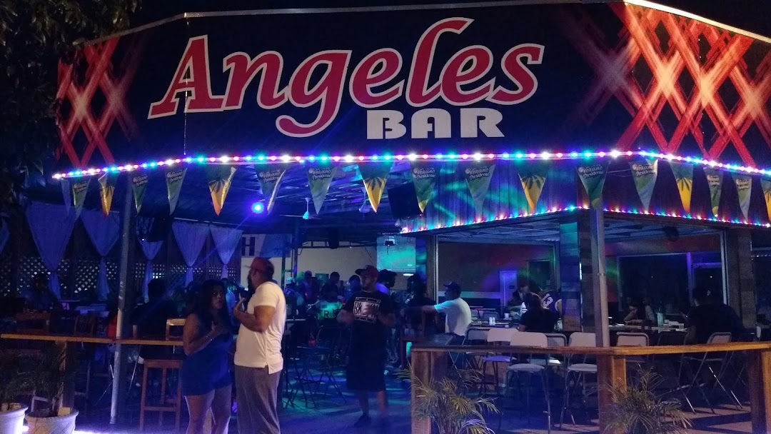 Angeles Bar 3.0 y Car Wash Bonao