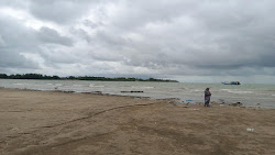 Foto av Semanyir Beach med lång rak strand