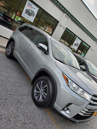 Toyota Dealer «Rivera Toyota of Mt. Kisco», reviews and photos, 325 N Bedford Rd, Mt Kisco, NY 10549, USA