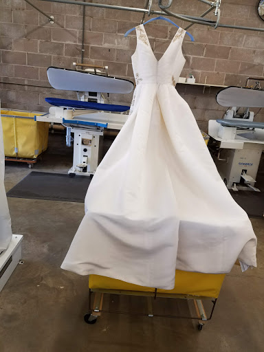 Carpet Cleaning Service «Freeze Drapery Cleaners and Restoration», reviews and photos, 2520 W 12th St, Little Rock, AR 72202, USA