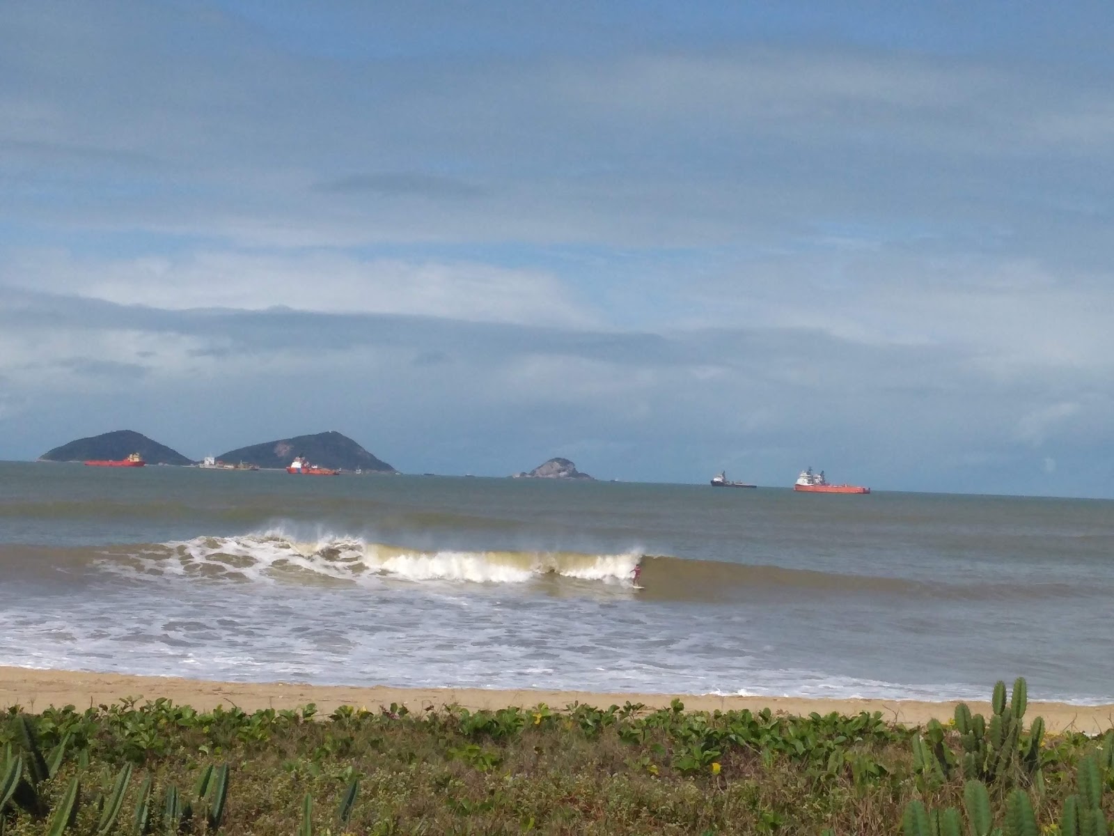 Fotografie cu Plaja Parada do Lanche zonele de facilități