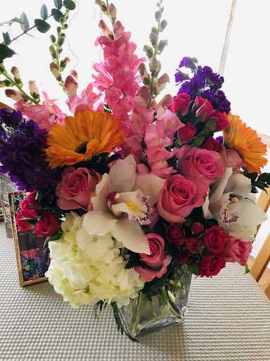 NORWALK FLORIST (Inc FLOWERS BY ALLAN), 11947 Firestone Blvd, Norwalk, CA 90650, USA, 