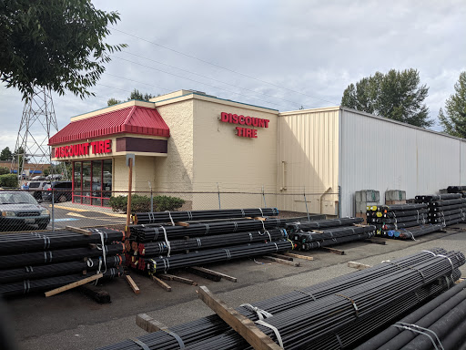 Tire Shop «Discount Tire Store - Kirkland, WA», reviews and photos, 12410 NE 124th St, Kirkland, WA 98034, USA