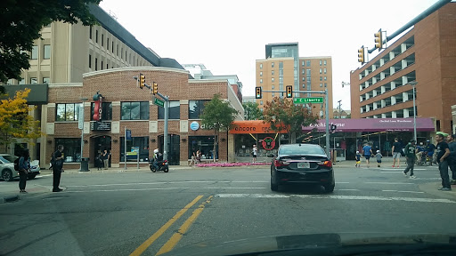 Cell Phone Store «AT&T», reviews and photos, 407 E Liberty St, Ann Arbor, MI 48104, USA