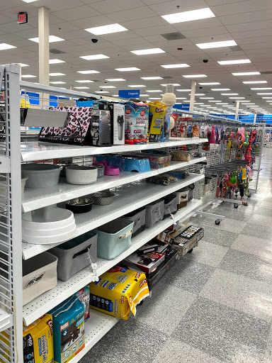 Clothing Store «Ross Dress for Less», reviews and photos, 701 N Milwaukee Ave, Vernon Hills, IL 60061, USA