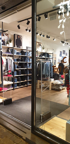 Beoordelingen van Levi Strauss Benelux Retail in Luik - Kledingwinkel
