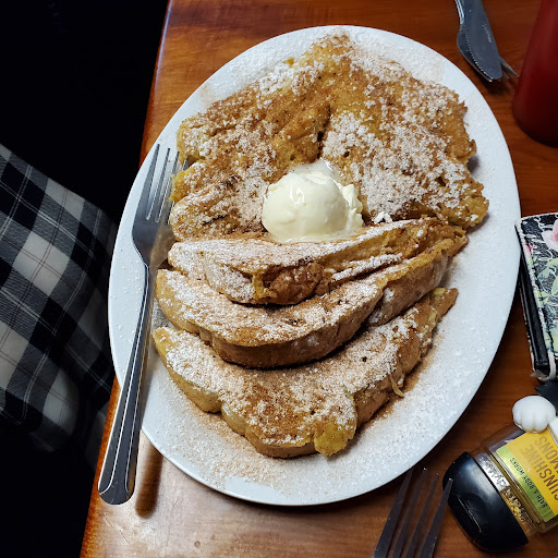 Grizzly Manor Cafe