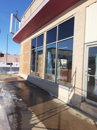 Furniture Store «Jeff Jones Furniture On Consignment», reviews and photos, 803 3rd Ave SE, Cedar Rapids, IA 52403, USA