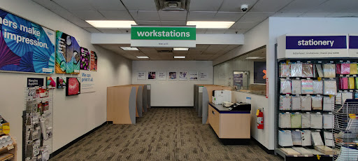 Print Shop «FedEx Office Print & Ship Center», reviews and photos, 369 W Army Trail Rd, Bloomingdale, IL 60108, USA