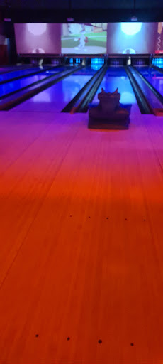 Bowling Alley «Bowlero Naperville», reviews and photos, 1515 Aurora Ave, Naperville, IL 60540, USA