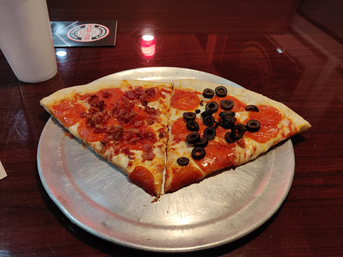 #7 best pizza place in Winchester - Claudio's Pizzeria