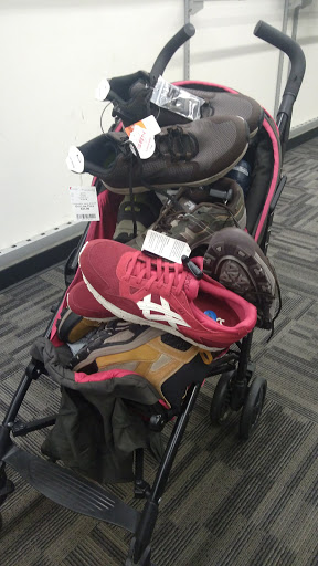 Clothing Store «Burlington Coat Factory», reviews and photos, 3333 N State Rd 7, Lauderdale Lakes, FL 33319, USA