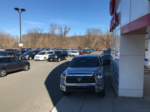 Car Dealer «Greentree Toyota», reviews and photos, 87 Federal Rd, Danbury, CT 06811, USA