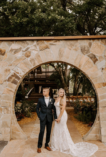 Bridal Shop «Lauderdale Bride - Upscale & Intimate Bridal Boutique in the heart of Fort Lauderdale», reviews and photos, 4130 N Federal Hwy, Fort Lauderdale, FL 33308, USA