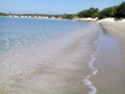 Kerentza beach'in fotoğrafı - rahatlamayı sevenler arasında popüler bir yer