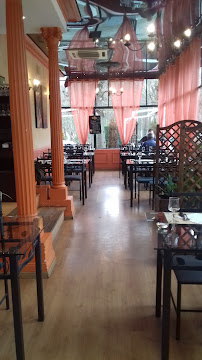 Atmosphère du Restaurant Brasserie du Cerf à Senlis - n°15