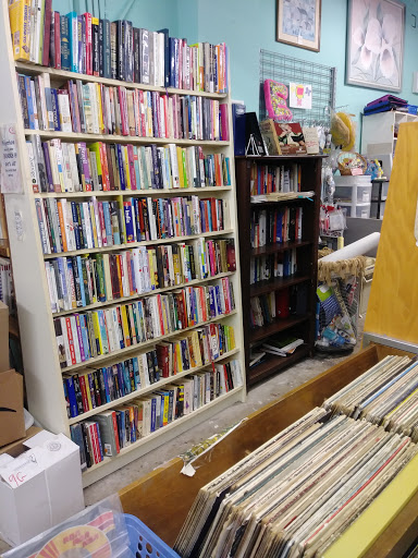 Thrift Store «Family Tree Resale», reviews and photos, 5066 N Lincoln Ave, Chicago, IL 60625, USA