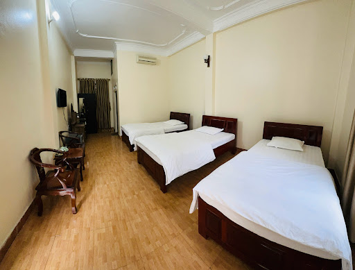 Hùng Thịnh Hotel