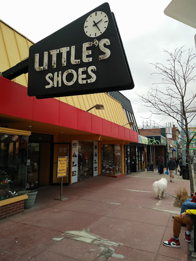 Littles Shoes, 5850 Forbes Ave, Pittsburgh, PA 15217, USA, 
