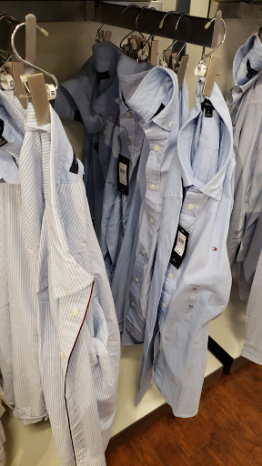 Shopping Mall «Johnson Creek Premium Outlets», reviews and photos, 575 Linmar Ln, Johnson Creek, WI 53038, USA