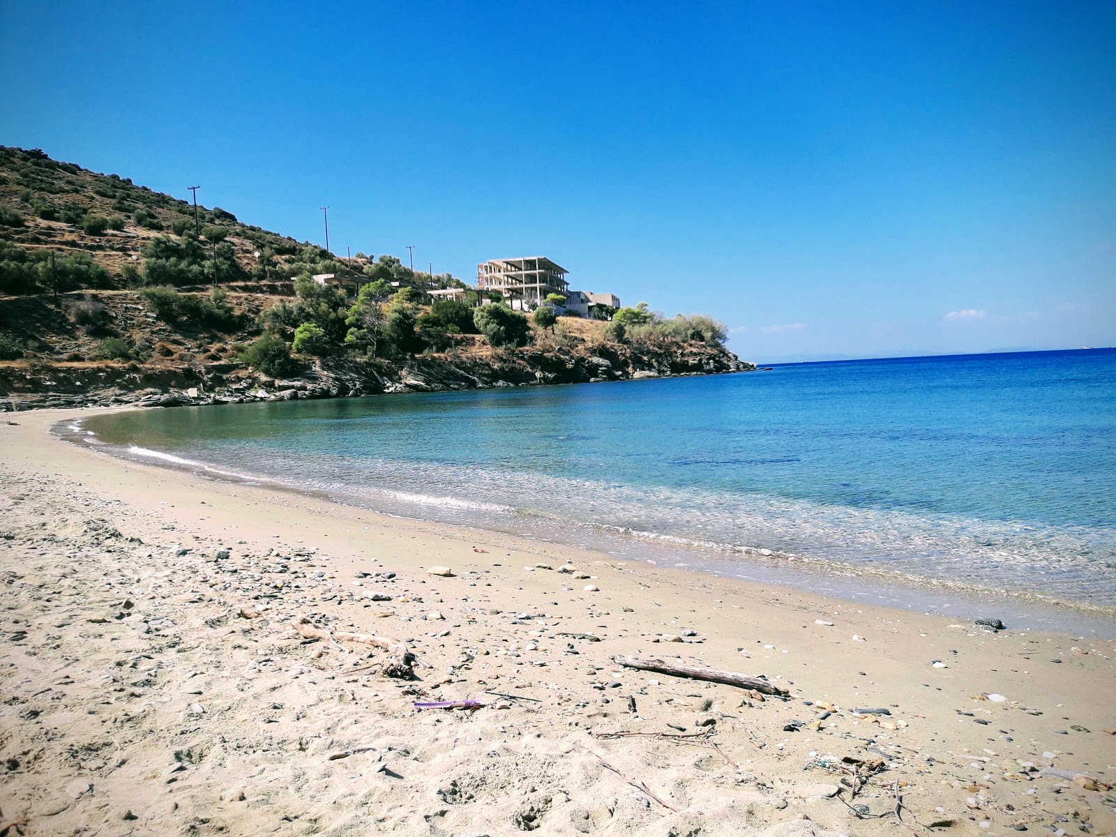 Foto von Bouros beach mit sehr sauber Sauberkeitsgrad