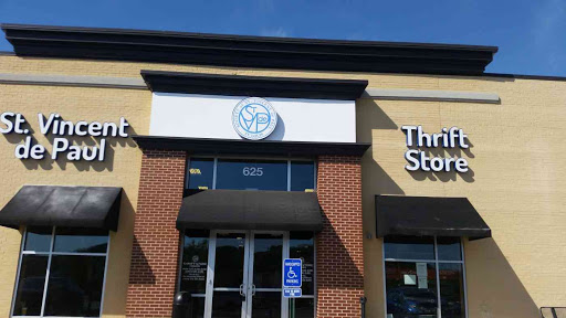 Thrift Store «St. Vincent de Paul Fenton Thrift Store», reviews and photos, 625 Gravois Rd, Fenton, MO 63026, USA