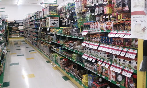 Pet Supply Store «Pet Supplies Plus», reviews and photos, 4824 Broadway St, Quincy, IL 62305, USA