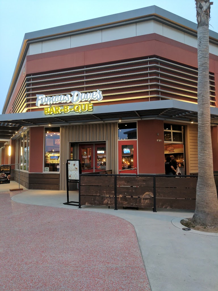 Famous Dave's Bar-B-Que 93036