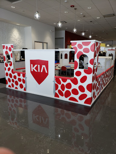Car Dealer «Summit Place Kia», reviews and photos, 2200 Elizabeth Lake Rd, Waterford Twp, MI 48328, USA