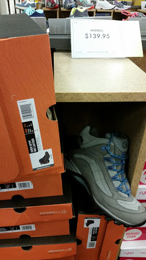 Shoe Store «DSW Designer Shoe Warehouse», reviews and photos, 1366 Hooper Ave, Toms River, NJ 08753, USA