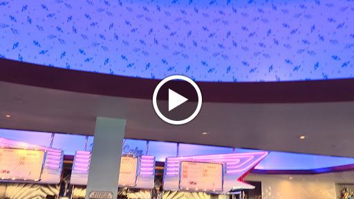 Flo's V8 Cafe