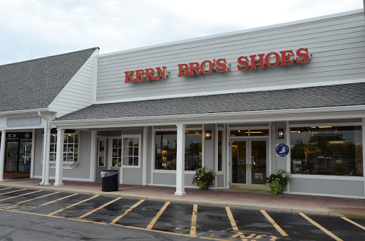 Shoe Store «Kern Brothers Shoes», reviews and photos, 57 Boone Village, Zionsville, IN 46077, USA
