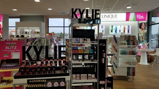 Hair Salon «Ulta Beauty», reviews and photos, 1500 N Tomahawk Island Dr, Portland, OR 97217, USA