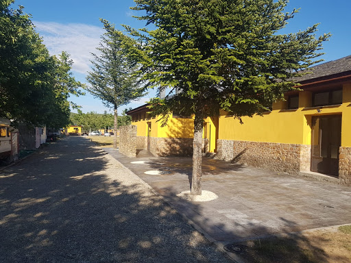 Camping Bar Restaurante LOS MOLINOS en Manzanal de Arriba