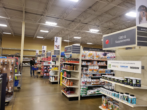 Pet Supply Store «PetSmart», reviews and photos, 2861 Veterans Memorial Pkwy, St Charles, MO 63303, USA