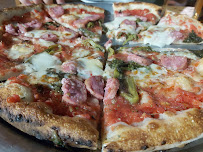 Plats et boissons du Pizzeria LA BELLA PIZZA à Marseille - n°16