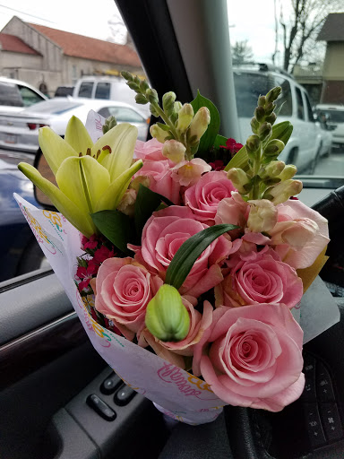 Grocery Store «Maranata Store», reviews and photos, 1215 Rulison Ave, Cincinnati, OH 45238, USA